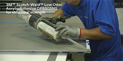 video sobre cómo los adhesivos estructurales de 3M ayudaron a aumentar el rendimiento.
